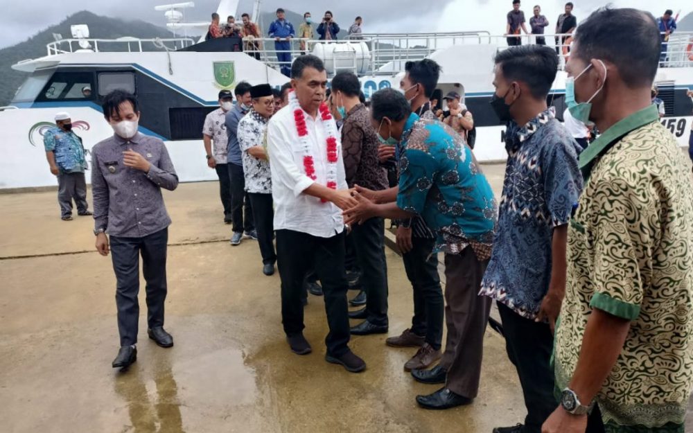 Wan Siswandi Apresiasi Tokoh dan Masyarakat Serasan