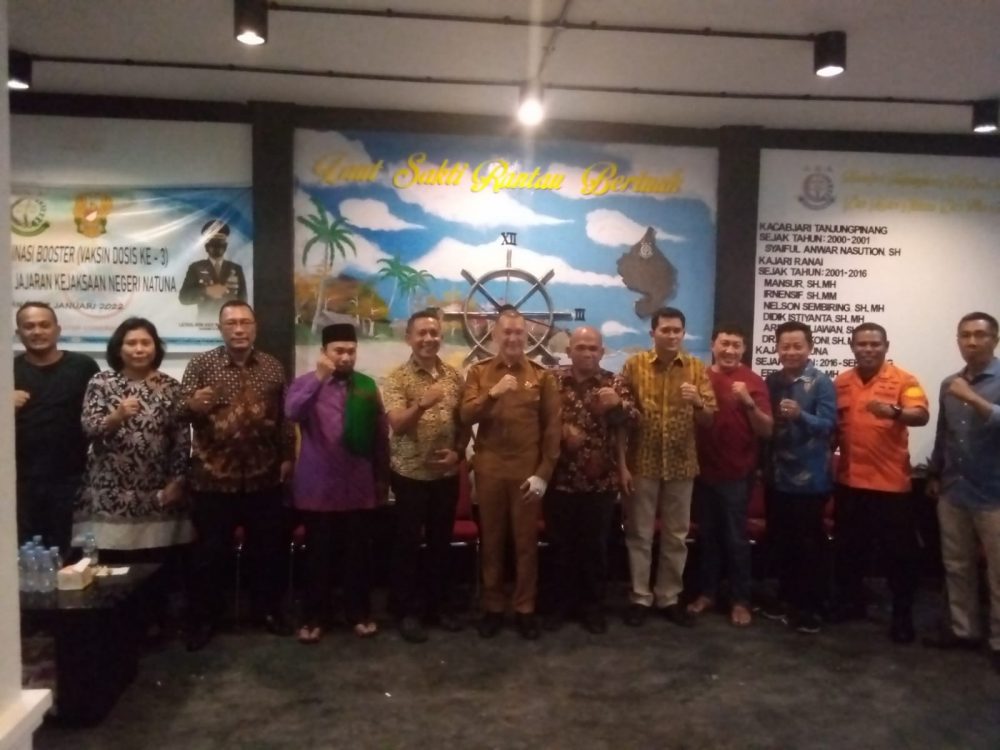 Kasi Intel Kejari Natuna Pindah Tugas, Wan Arismunandar : Semoga Silaturahmi Tetap Terjalin Kasi Intel Kejari Natuna Pindah Tugas, Wan Arismunandar : Semoga Silaturahmi Tetap Terjalin