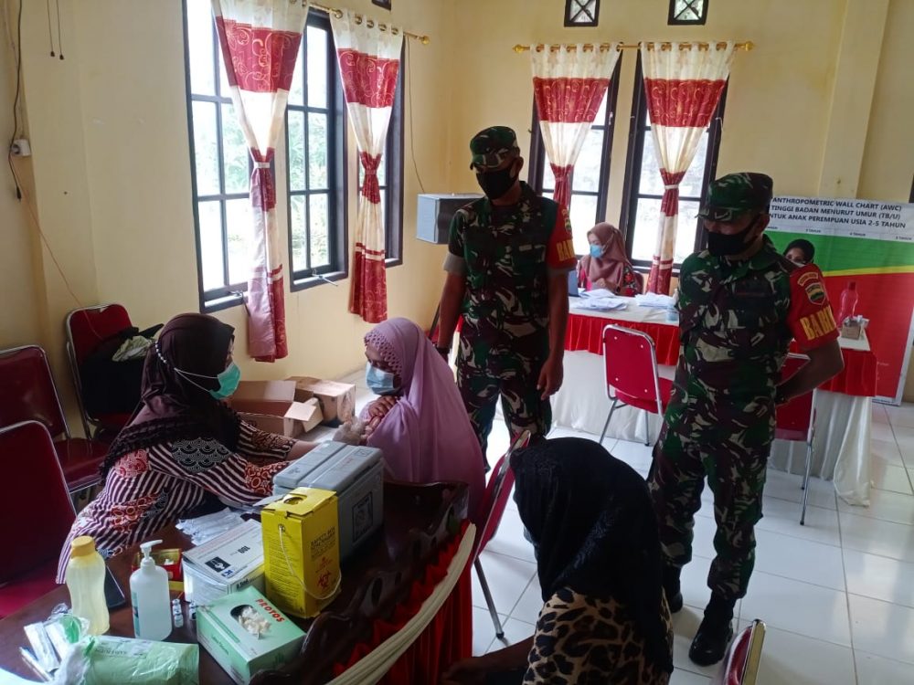 Babinsa Koramil 06/Serasan, Amankan Proses Vaksinasi Usia 6-11 Dan Dewasa Tahap 1-3 Booster Babinsa Koramil 06/Serasan, Amankan Proses Vaksinasi Usia 6-11 Dan Dewasa Tahap 1-3 Booster