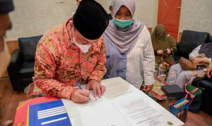 Gandeng Umrah, Pemkab Lingga Teken Nota Kesepahaman Desa Binaan Gandeng Umrah, Pemkab Lingga Teken Nota Kesepahaman Desa Binaan