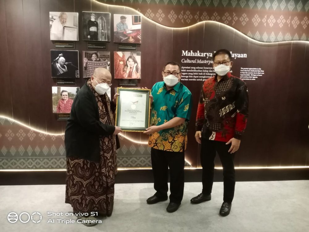 Anggota SMSI Terbesar di Dunia dan Berhak Mendapatkan Penghargaan Dari MURI Anggota SMSI Terbesar di Dunia dan Berhak Mendapatkan Penghargaan Dari MURI