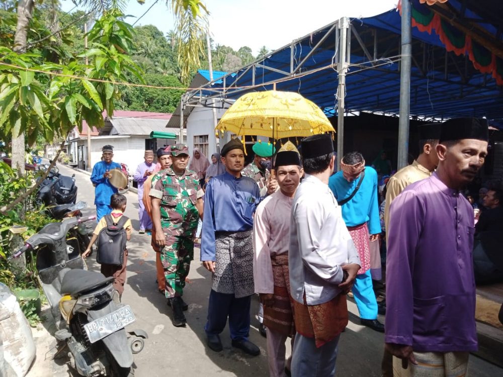 Danramil 06/Serasan Turut Hantar Seserahan Pernikahan Warga Binaan Danramil 06/Serasan Turut Hantar Seserahan Pernikahan Warga Binaan