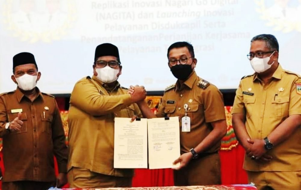 Bupati Solok Selatan Teken MoU Dengan  Bupati Padang Pariaman Terkait Replikasi Inovasi Nagita