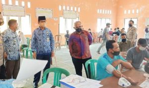 Ketua Komisi I DPRD Natuna Pantai Vaksinasi Hingga Ke Desa-Desa