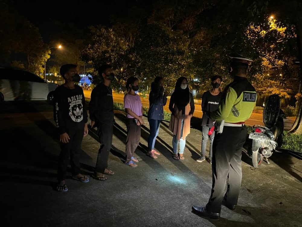 Jajaran Polres Bintan Laksanakan KRYD Diawal Malam Bulan Suci Ramadhan Jajaran Polres Bintan Laksanakan KRYD Diawal Malam Bulan Suci Ramadhan