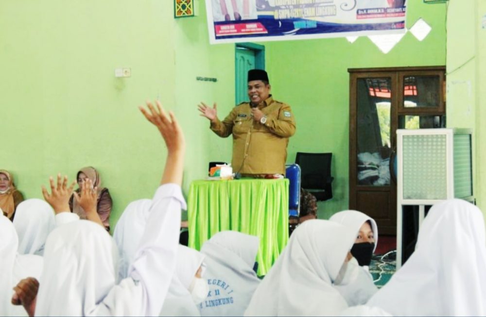 Suhatri Bur: Pesantren Ramadhan Bertujuan Agar Peserta Didik Memiliki Pemahaman dan Pengalaman Tentang Nilai-Nilai Islamiyah Suhatri Bur: Pesantren Ramadhan Bertujuan Agar Peserta Didik Memiliki Pemahaman dan Pengalaman Tentang Nilai-Nilai Islamiyah