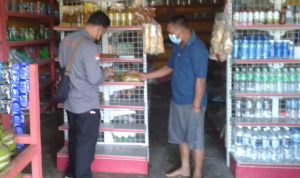 Polsek Teluk Bintan Polres Bintan Lakukan Pengecekan Ketersediaan Sembako dan Minyak Goreng Jelang Idul Fitri 1443H