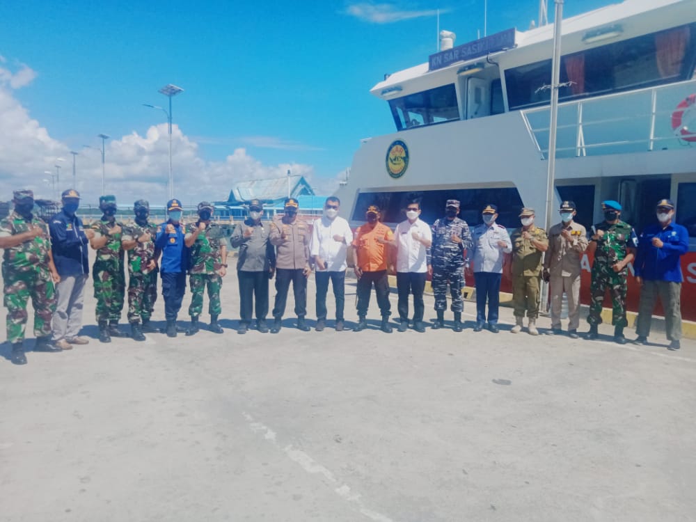 Bupati Gandeng Forkopimda, Pantau Kesiapan KN SAR Sasikirana Dalam Siaga Khusus Lebaran 1443 H Bupati Gandeng Forkopimda, Pantau Kesiapan KN SAR Sasikirana Dalam Siaga Khusus Lebaran 1443 H