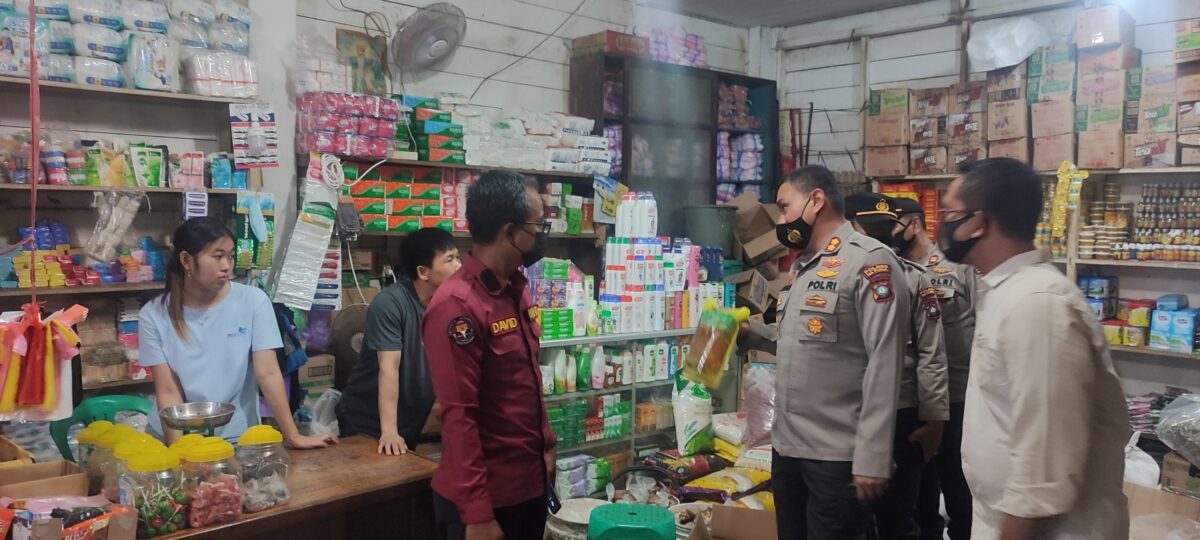 Pastikan Ketersediaan Bahan Pokok Sembako Jelang Puasa, Kapolres Natuna Sidak Pasar Ranai