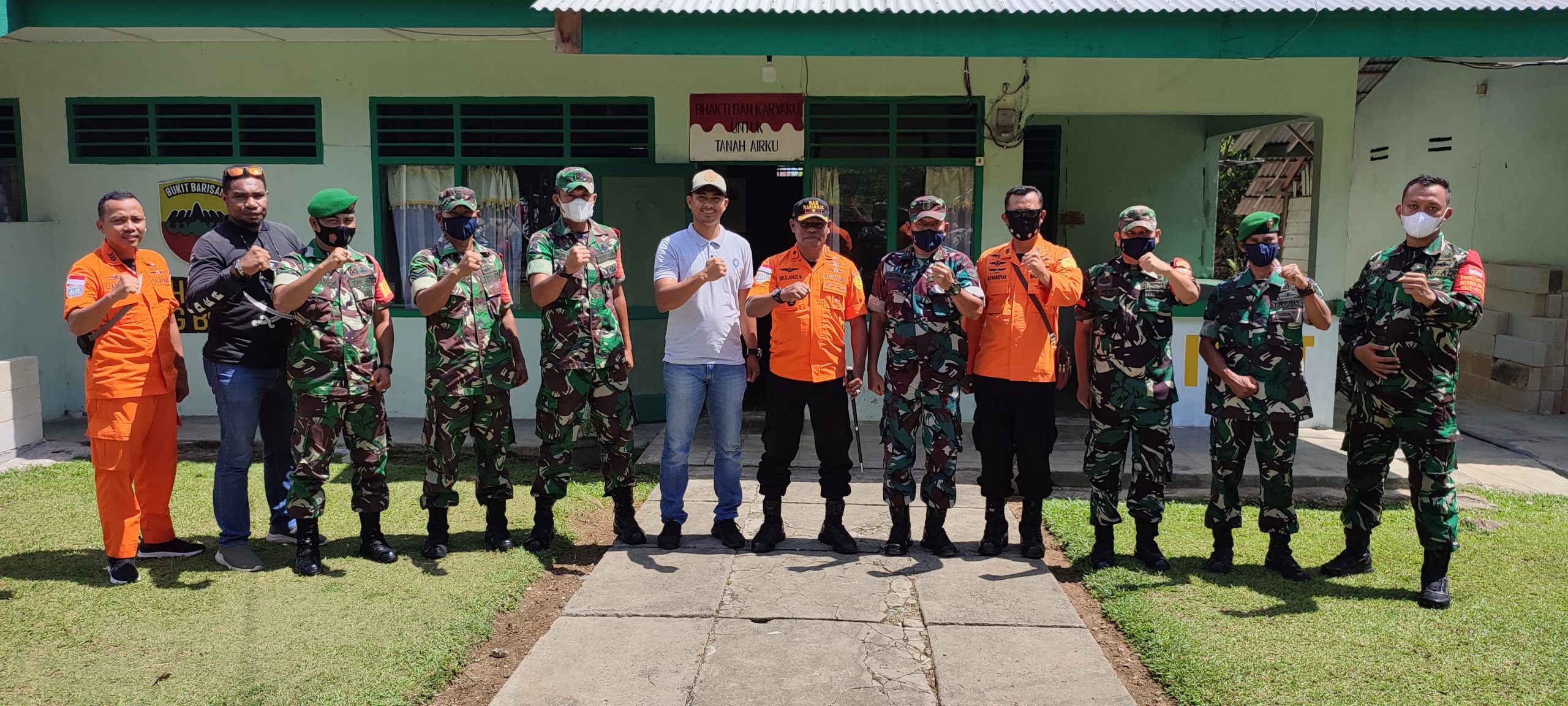 Sambangi Markas TNI-POLRI di Serasan, Mexianus : Basarnas Tidak Bisa Bekerja Sendiri Sambangi Markas TNI-POLRI di Serasan, Mexianus : Basarnas Tidak Bisa Bekerja Sendiri