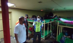 Tinjau Arus Mudik, Wan Aris Kecewa Pendingin Ruang Kapal Tidak Berfungsi Tinjau Arus Mudik, Wan Aris Kecewa Pendingin Ruang Kapal Tidak Berfungsi