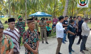 Babinsa Koramil 05/Midai, Lakukan Pengamanan Pesta Rakyat Desa Air Putih