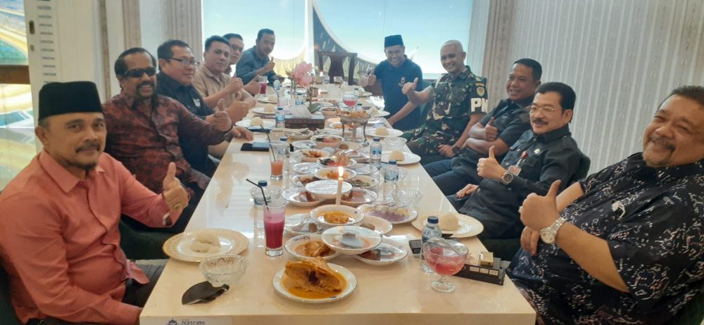 Ketum SMSI Hadiri Undangan Bally Saputra Presdir Riyadh Group Ketum SMSI Hadiri Undangan Bally Saputra Presdir Riyadh Group