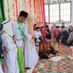 Bupati Padang Pariaman Ucapkan Selamat Kepada Santriwan dan Santriwati Yang Telah Khatam dan Wisuda Bupati Padang Pariaman Ucapkan Selamat Kepada Santriwan dan Santriwati Yang Telah Khatam dan Wisuda