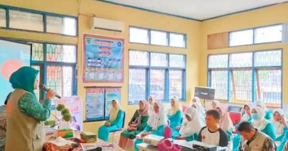 Yusrita Suhatri Bur Wisuda Siswa/i Paud Azzahra Yusrita Suhatri Bur Wisuda Siswa/i Paud Azzahra