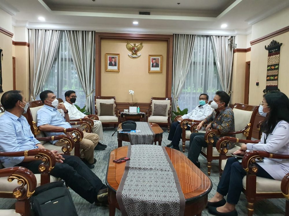 Bupati Siswandi Temui Menkes, Minta Tingkatkan RSUD Natuna Menjadi Tipe B