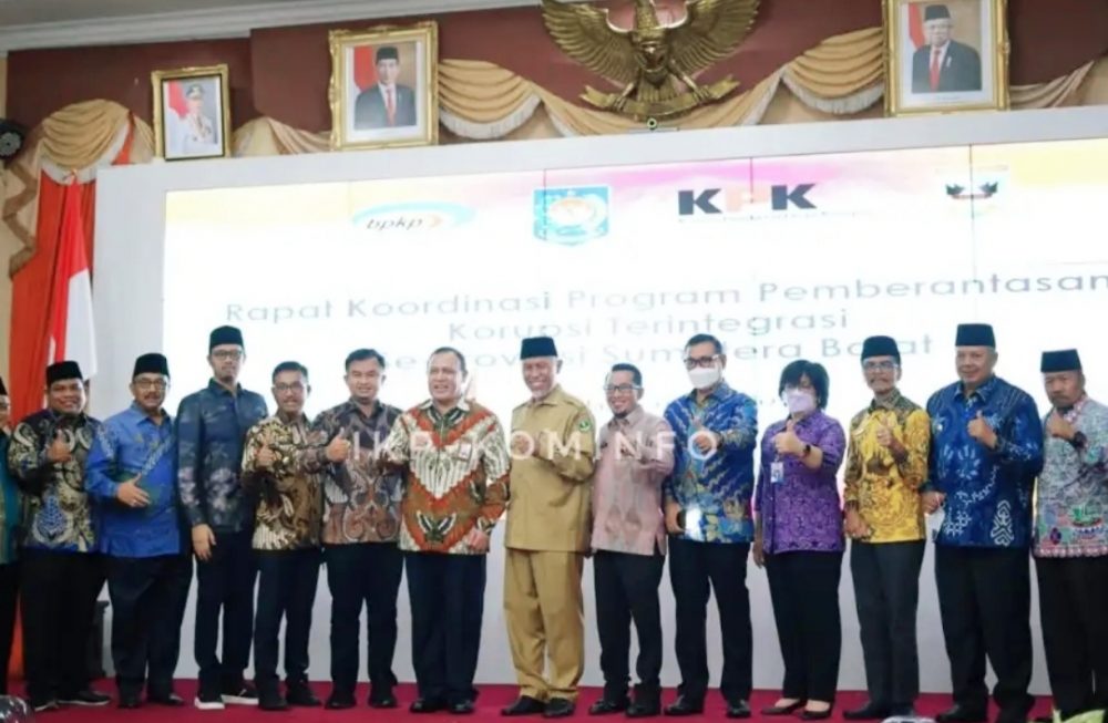 Suhatri Bur Hadiri Rakor Program Pemberatasan Korupsi Terintegrasi Se-Sumatera Barat Suhatri Bur Hadiri Rakor Program Pemberatasan Korupsi Terintegrasi Se-Sumatera Barat
