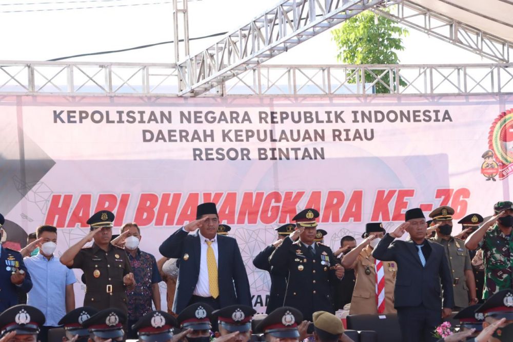 Kapolres Bintan Beserta FKPD Bintan Laksanakan Upacara Peringatan Hari Bhayangkara ke 76 Yang Dipimpin Presiden RI Secara Virtual