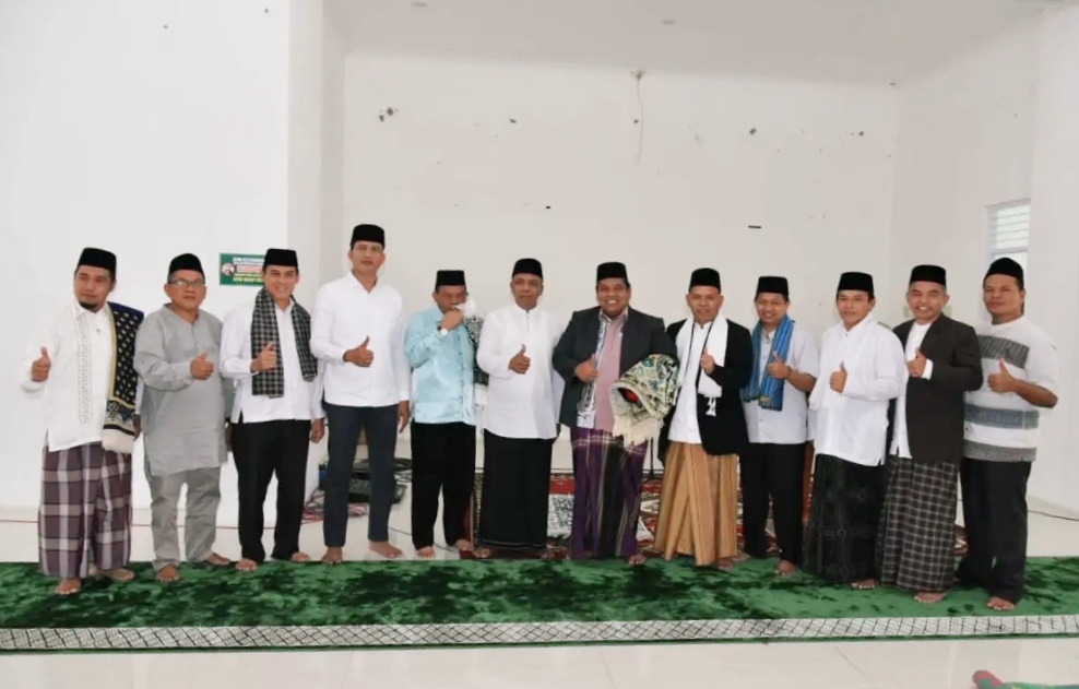 Suhatri Bur dan Rahmang Shalat Idul Adha 1443 H di Masjid Raya IKK Padang Pariaman Suhatri Bur dan Rahmang Shalat Idul Adha 1443 H di Masjid Raya IKK Padang Pariaman