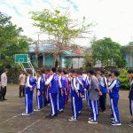 Polsek Teluk Bintan Polres Bintan Berikan Pembelajaran Baris-Berbaris (PBB) Kepada Siswa SLTA 1 Teluk Bintan