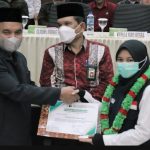 Kadiskominfo Wakili Bupati Sambut Jamaah Haji Asal Padang Pariaman Kadiskominfo Wakili Bupati Sambut Jamaah Haji Asal Padang Pariaman