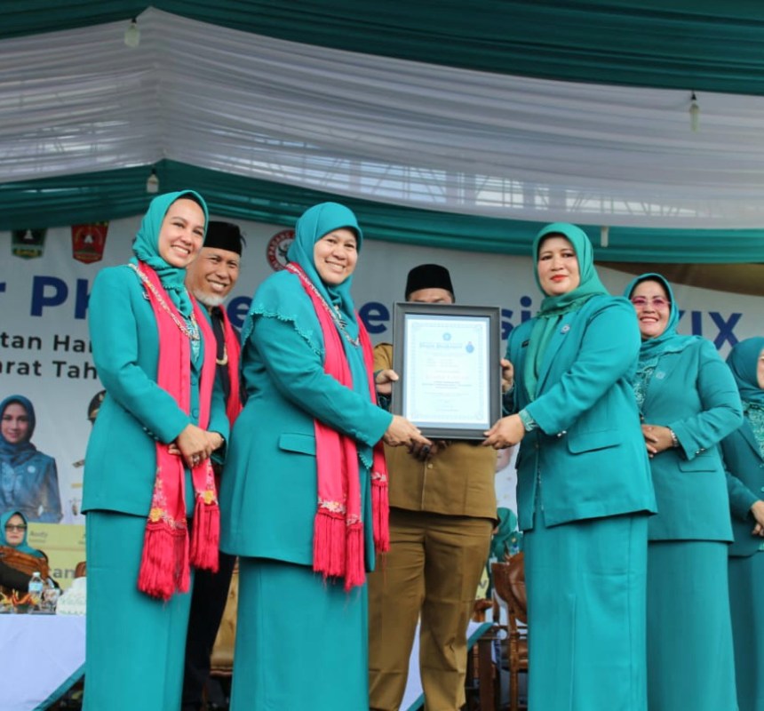 TP PKK Padang Pariaman Raih Juara Satu di 2 Kategori Lomba Gerakan PKK Tingkat Provinsi Sumbar TP PKK Padang Pariaman Raih Juara Satu di 2 Kategori Lomba Gerakan PKK Tingkat Provinsi Sumbar