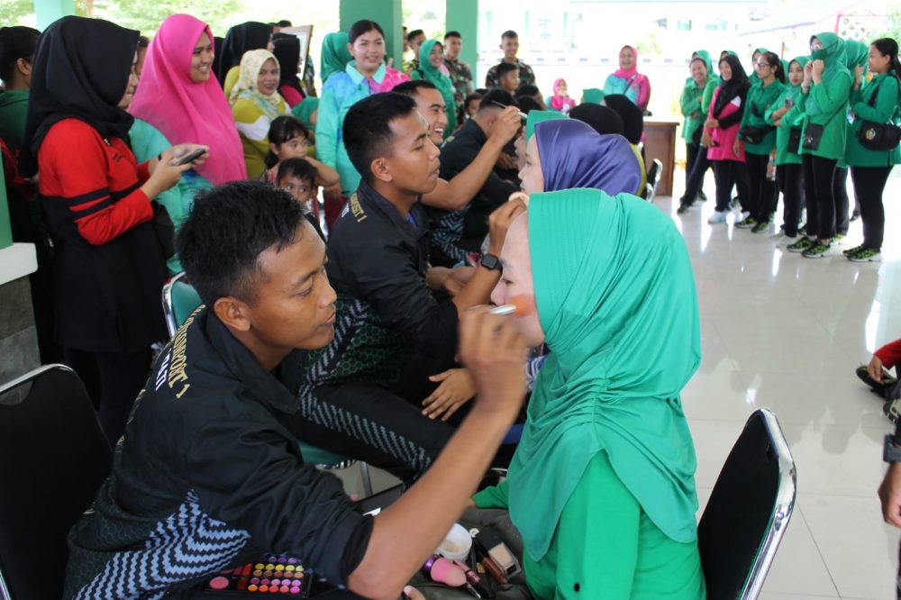 Peringati HUT Ke-4, Yonkomposit 1/GP Gelar Lomba Hiburan