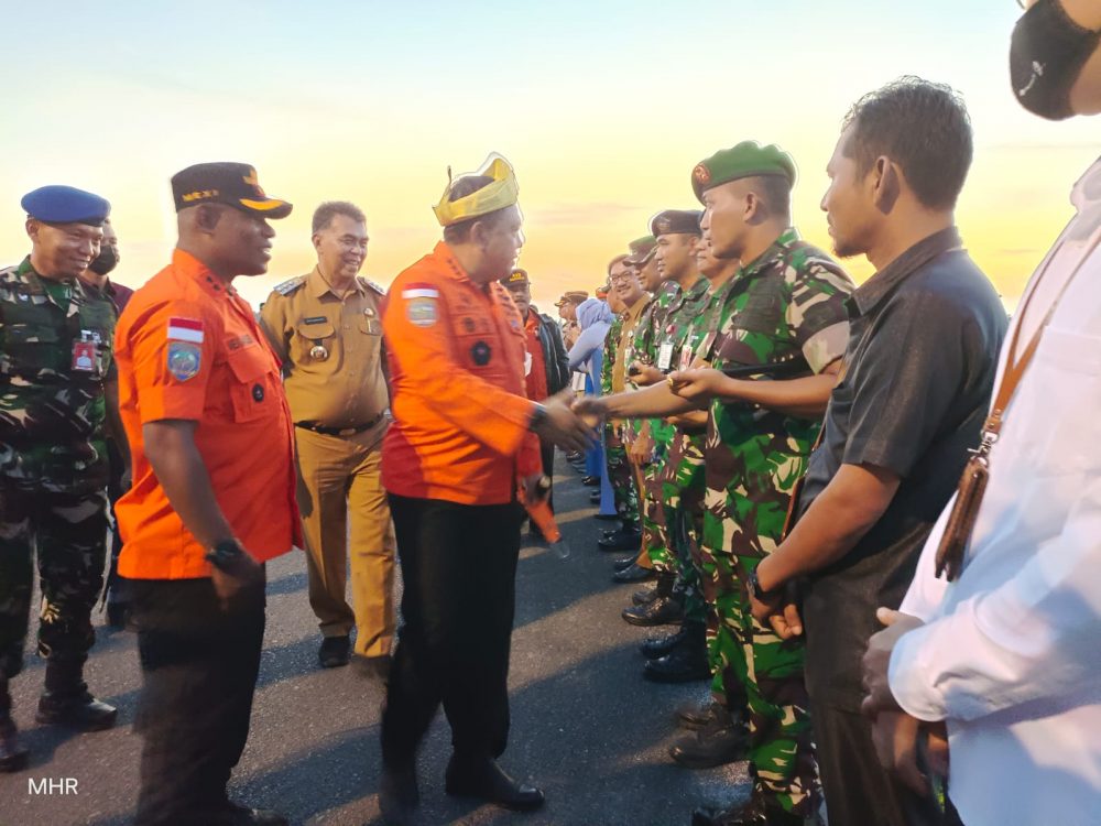 Gunakan Pesawat CN-295, Kepala Basarnas Mersekal Madya TNI Henri Kunjungi Natuna