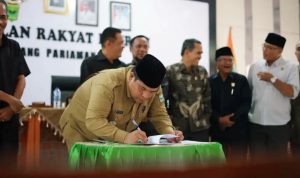Dokumen KUA dan PPAS Kabupaten Padang Pariaman Tahun 2023 Jadi Kesepakatan Bersama Antara Eksekutif dan Legislatif