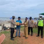 Polisi di Natuna Salurkan Bansos Bagi Masyarakat Yang Terdampak Kenaikan Harga BBM Polisi di Natuna Salurkan Bansos Bagi Masyarakat Yang Terdampak Kenaikan Harga BBM