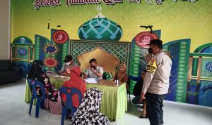 Pastikan Bantuan Pemerintah Sampai Ke Penerima, Bhabinkamtibmas Lakukan Pengawasan Pemberian BLT