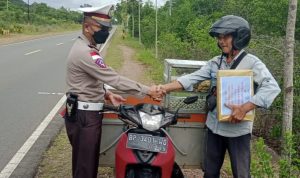 Satlantas Polres Bintan Terus Salurkan Bantuan Sosial Kepada Masyarakat
