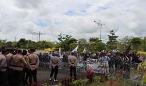 Aksi Unjuk Rasa Mahasiswa Dema STAIN Sultan Abdurrahman Dikawal Ketat Polres Bintan