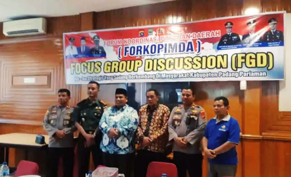 Suhatri Bur Hadiri Kegiatan FGD Yang di Gelar Kesbangpol Padang Pariaman Suhatri Bur Hadiri Kegiatan FGD Yang di Gelar Kesbangpol Padang Pariaman