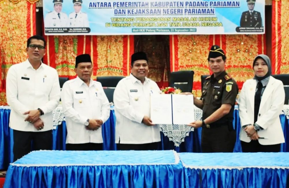Suhatri Bur Tandatangani Kesepakatan Bersama Antara Pemkab Padang Pariaman dan Kejari Pariaman