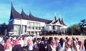 Kepala BKPSDM Kabupaten Padang Pariaman Pimpin Apel Pagi ASN