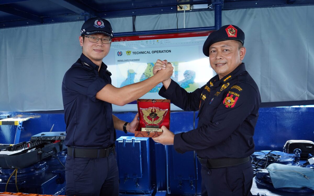 Rendezvous at Sea Bea Cukai Bersama Singapore Police Coast Guard, Tingkatkan Pengawasan Laut Melalui Patroli Perbatasan Terkoordinasi