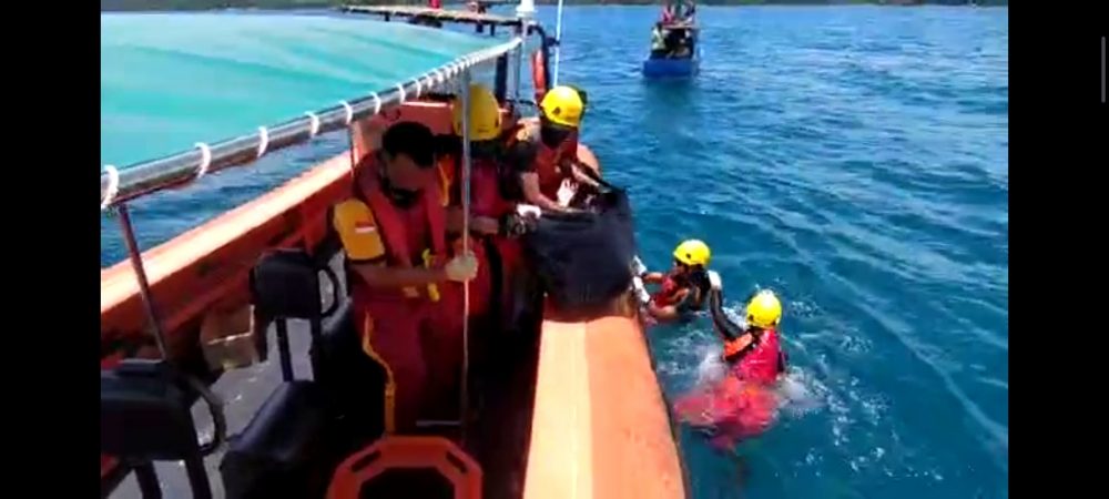 Ditemukan Terapung Tidak Bernyawa, Tim SAR Gabungan Evakuasi Korban Nelayan Asal Anambas