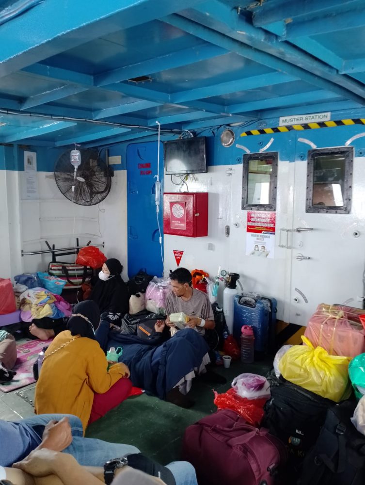 Miris, Pasien Rujukan Dari Anambas Tujuan Tanjungpinang Tidak Mendapat Fasilitas Layak Diatas Kapal