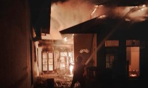 Kantor Camat Lubuk Alung Ludes Diamuk Sijago Merah