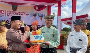 Kapolres Natuna Surprise Kue Sinergitas di HUT Natuna ke-23
