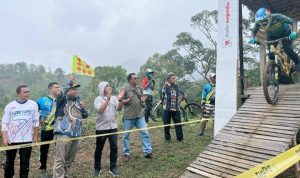 Suhatri Bur Buka Iven West Sumatera Series Downhill Chalenge 2022