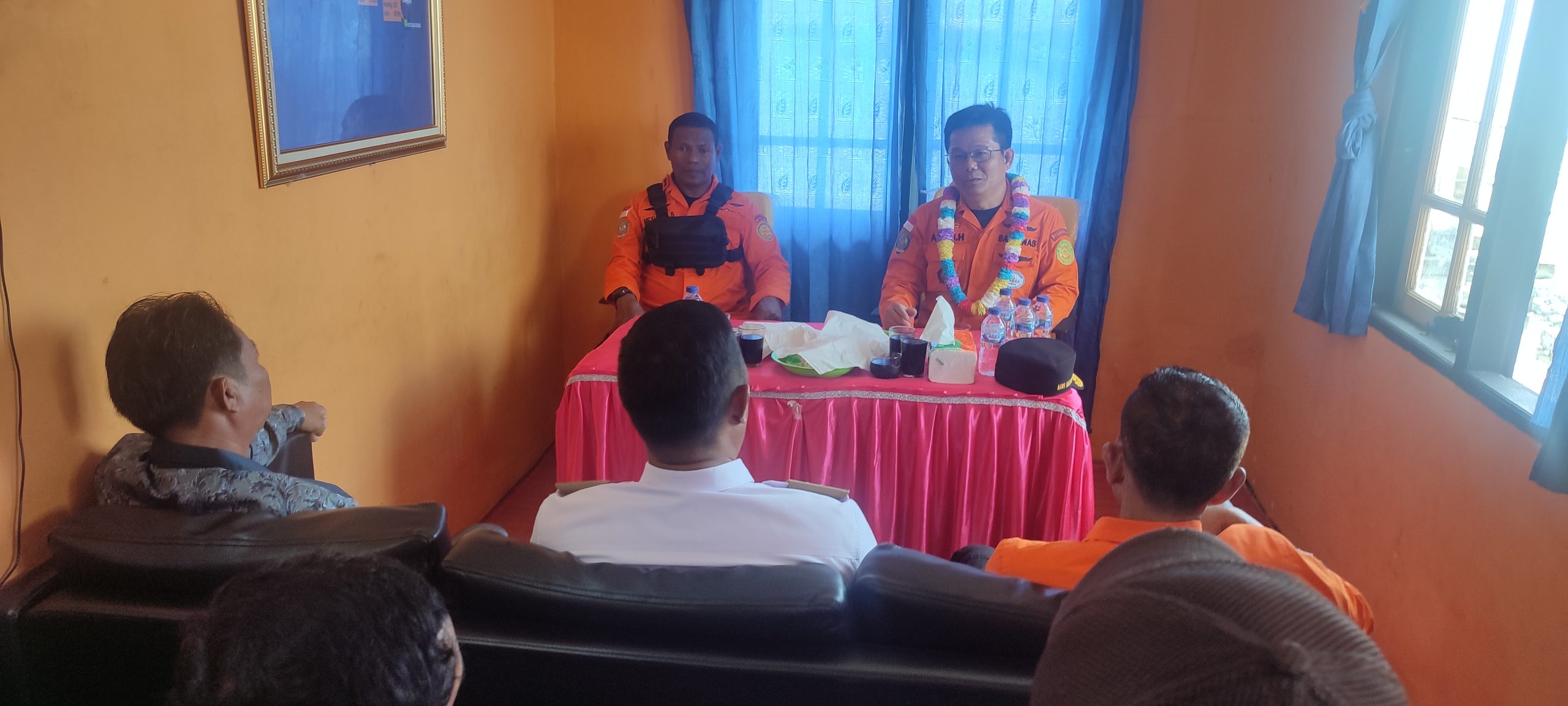 Direktur Direktorat Kesiapsiagaan Kantor Basarnas Pusat Kunjung Pos Unit Siaga SAR Pulau Laut