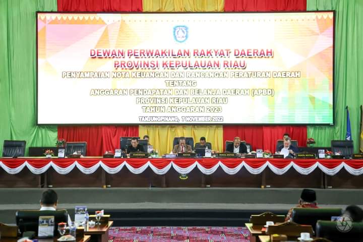 DPRD Kepri Gelar Rapat Paripurna Penyampaian Nota Keuangan dan Rancangan Peraturan Daerah Tentang APBD Kepri TA 2023 DPRD Kepri Gelar Rapat Paripurna Penyampaian Nota Keuangan dan Rancangan Peraturan Daerah Tentang APBD Kepri TA 2023