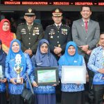 Pemkab Padang Pariaman Berikan Reward Kepada Para Pejuang Sekolah Sehat Tahun 2022