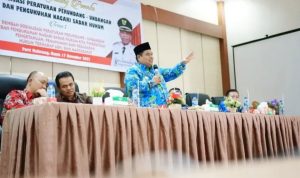 Suhatri Bur Buka Kegiatan Sosialisasi Perundang-Undangan dan Pengukuhan Nagari Sadar Hukum Suhatri Bur Buka Kegiatan Sosialisasi Perundang-Undangan dan Pengukuhan Nagari Sadar Hukum