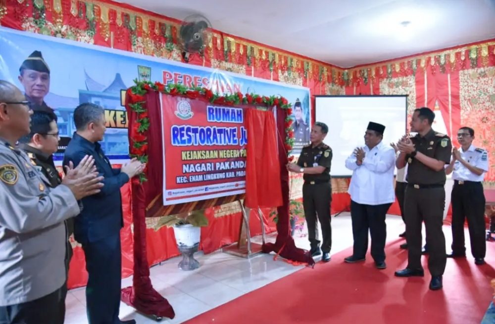 Kepala Kejaksaan Tinggi Sumatera Barat dan Rombongan Kunker ke Bupati Padang Pariaman Kepala Kejaksaan Tinggi Sumatera Barat dan Rombongan Kunker ke Bupati Padang Pariaman