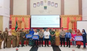 8.156 Keluarga Penerima Manfaat Kabupaten Padang Pariaman Terima BLT Bahan Bakar Minyak 8.156 Keluarga Penerima Manfaat Kabupaten Padang Pariaman Terima BLT Bahan Bakar Minyak