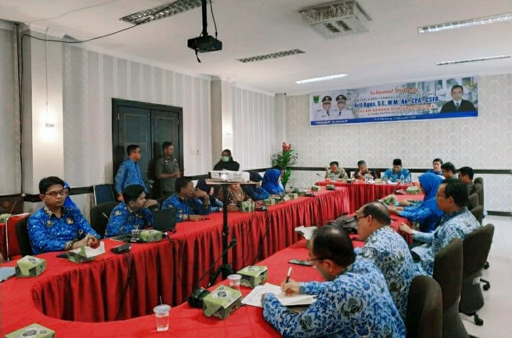 Suhatri Bur Terima Kunker Kepala BPK Perwakilan Sumbar Suhatri Bur Terima Kunker Kepala BPK Perwakilan Sumbar