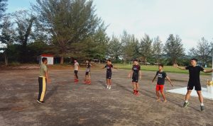 Plh. Danramil 06/Serasan Ajak Pelajaran SLTA Persiapkan Fisik Dari Sekarang Jika Bercita-Cita Ingin Menjadi Prajurit TNI Plh. Danramil 06/Serasan Ajak Pelajaran SLTA Persiapkan Fisik Dari Sekarang Jika Bercita-Cita Ingin Menjadi Prajurit TNI
